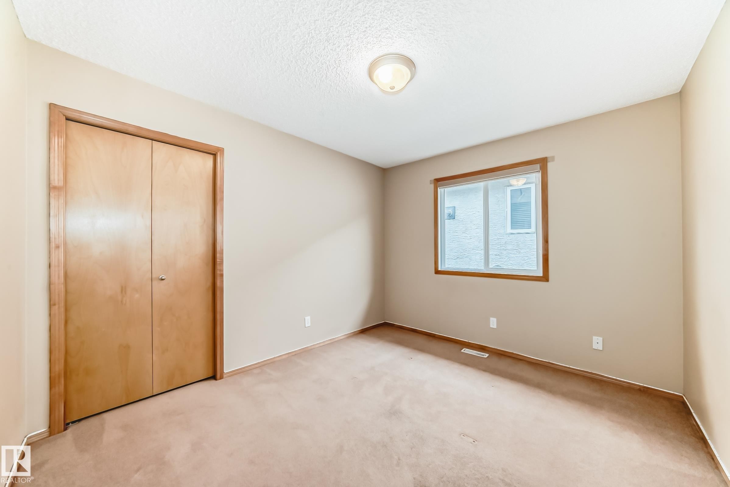 












10819 178 Avenue

,
Edmonton,




AB
T5X 6H6

