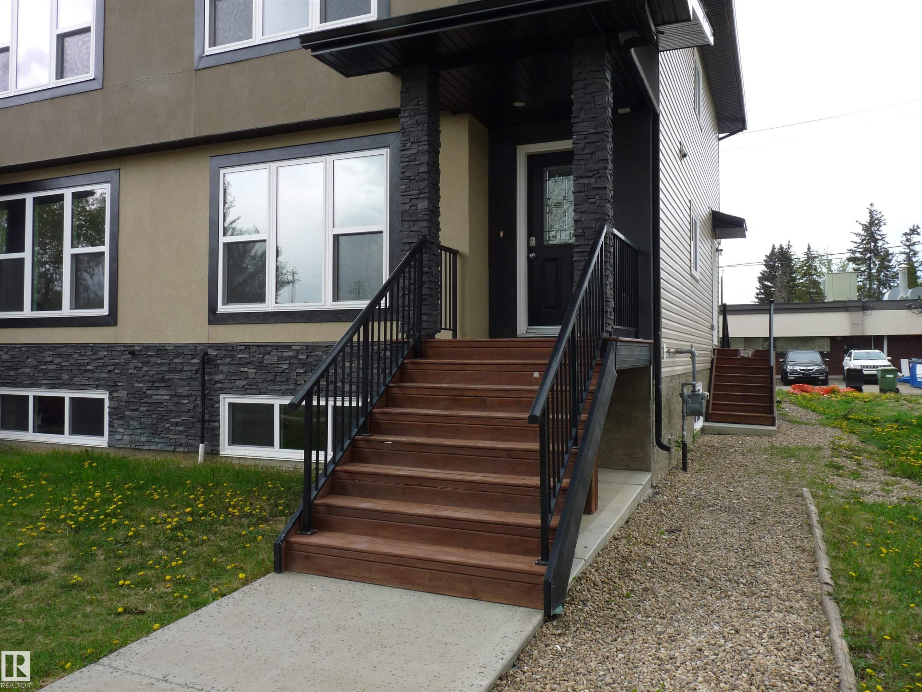 












5006 48 Ave

,
Leduc,




AB
T9E 7H7

