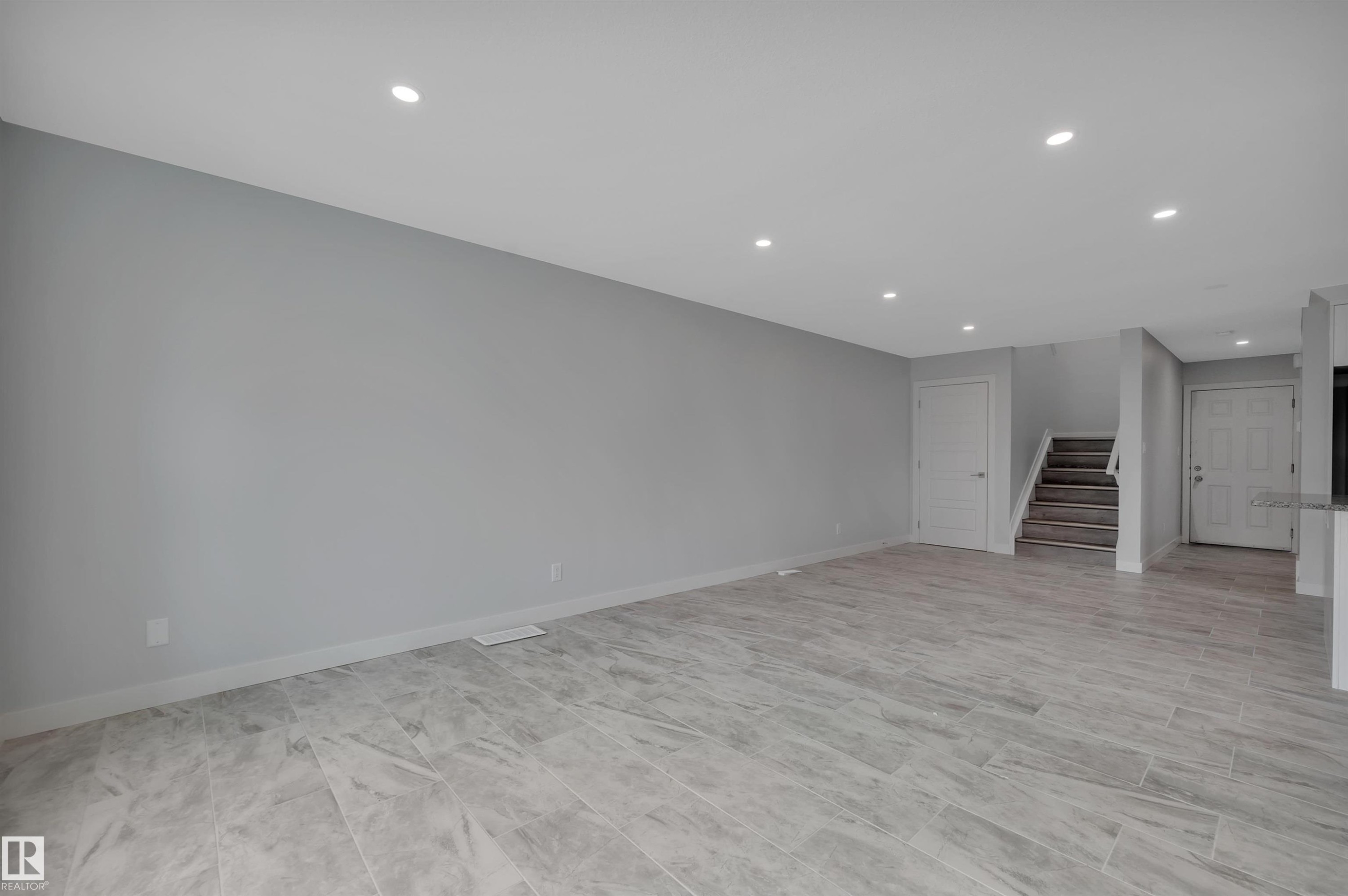 












5006 48 Ave

,
Leduc,




AB
T9E 7H7

