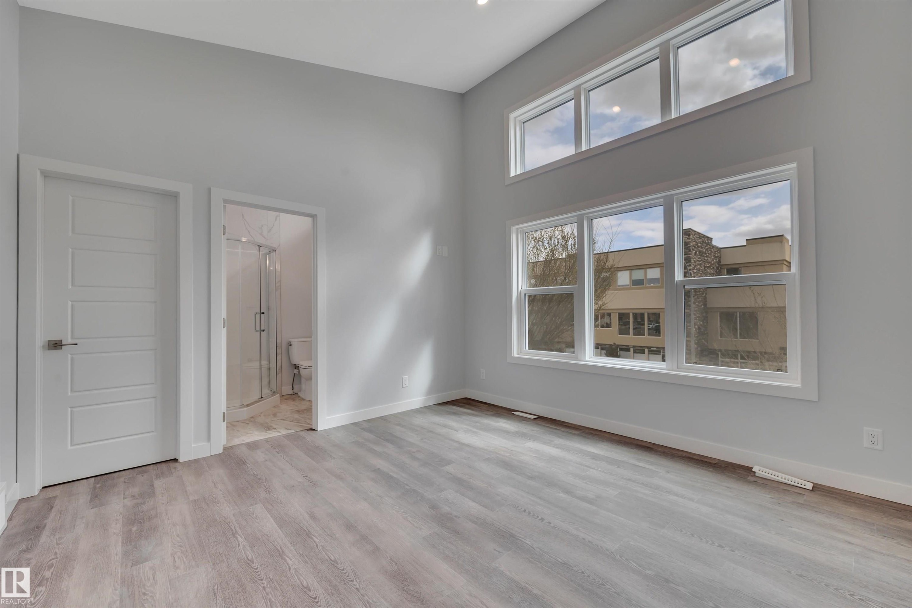 












5006 48 Ave

,
Leduc,




AB
T9E 7H7

