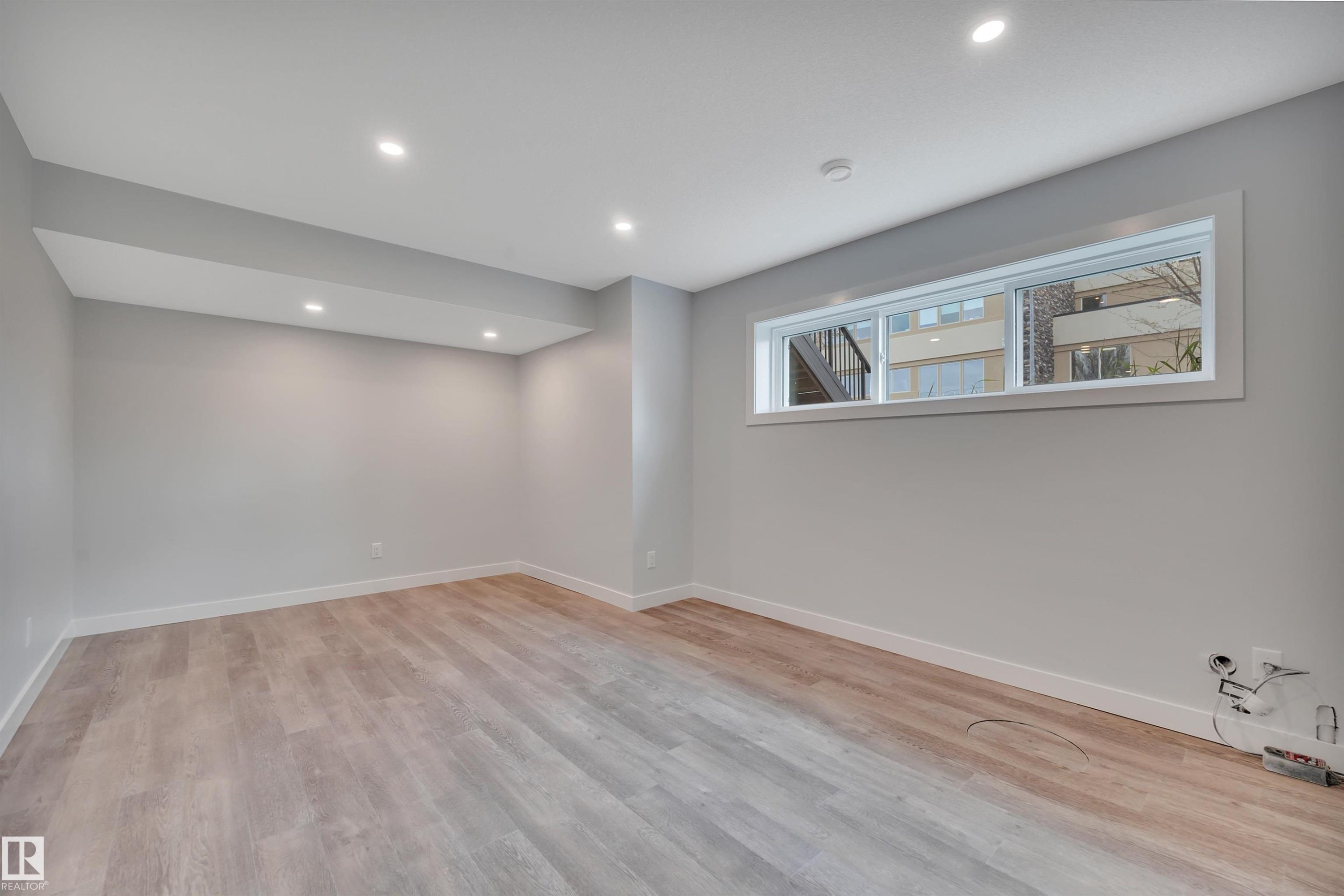 












5006 48 Ave

,
Leduc,




AB
T9E 7H7

