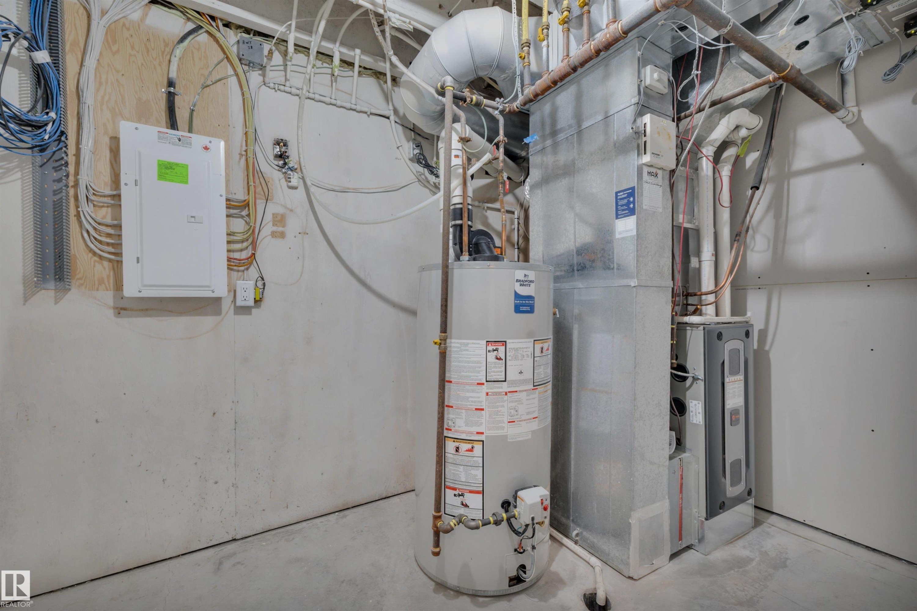 












5006 48 Ave

,
Leduc,




AB
T9E 7H7

