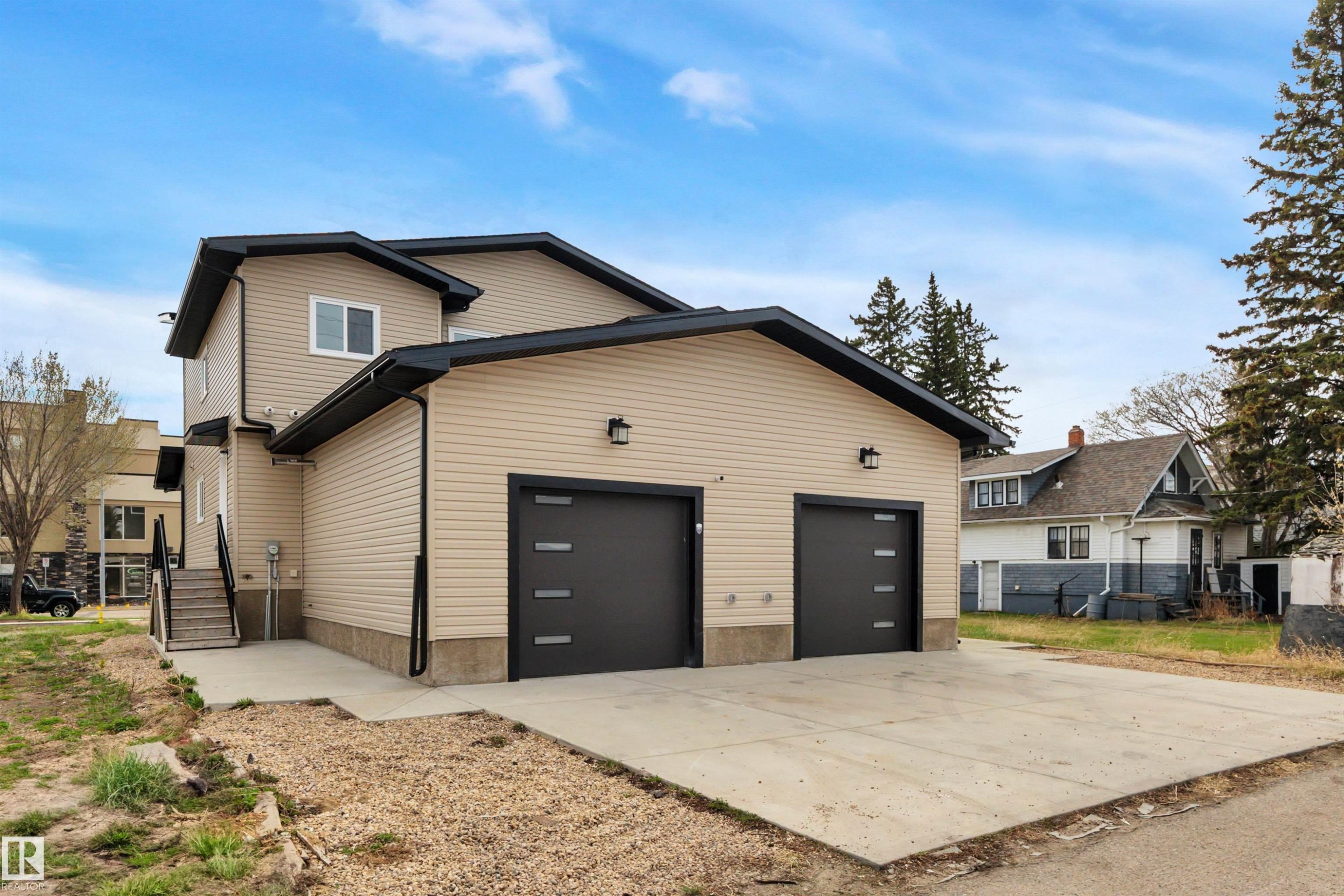 












5006 48 Ave

,
Leduc,




AB
T9E 7H7


