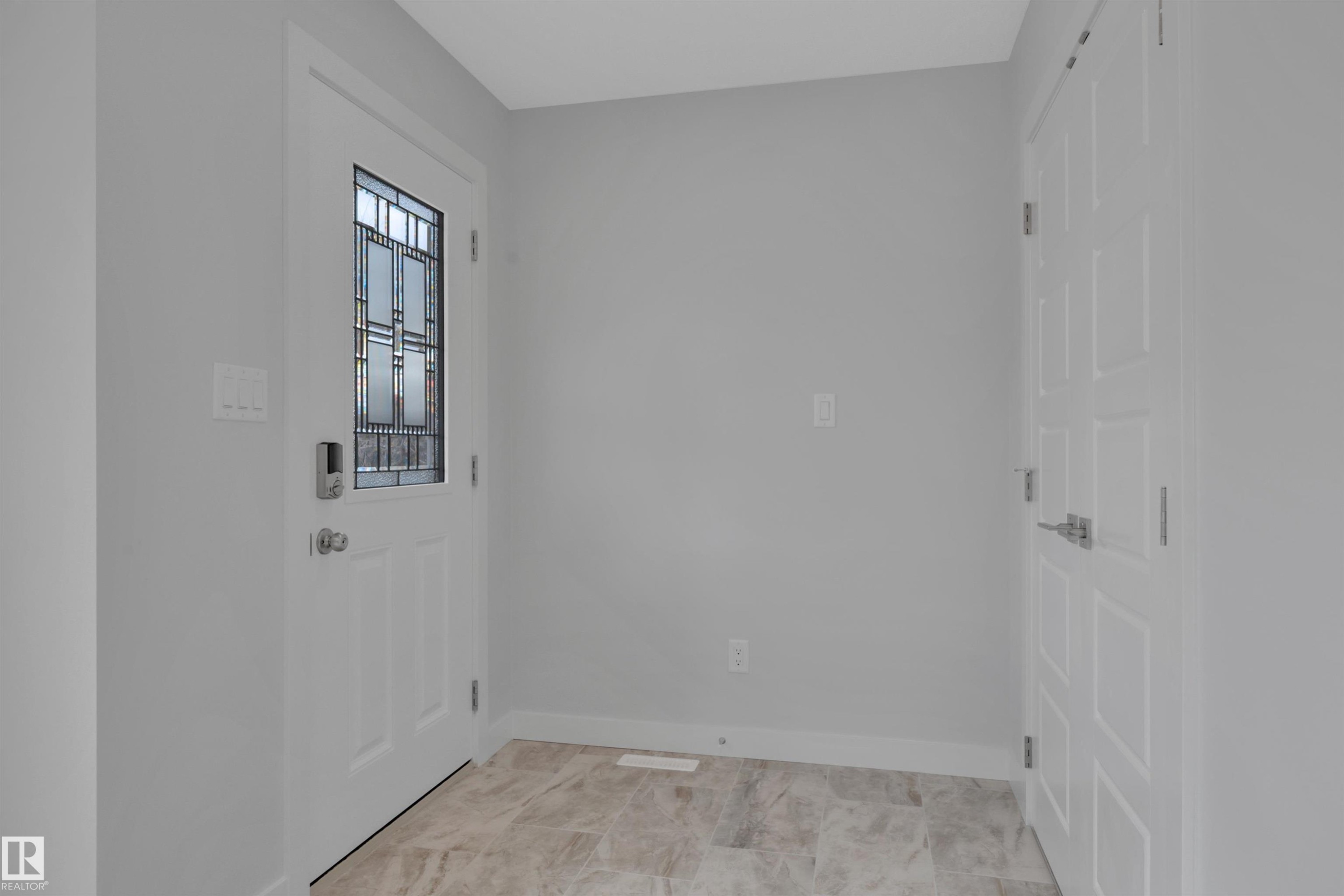 












5008 48 Ave

,
Leduc,




AB
T9E 7H7

