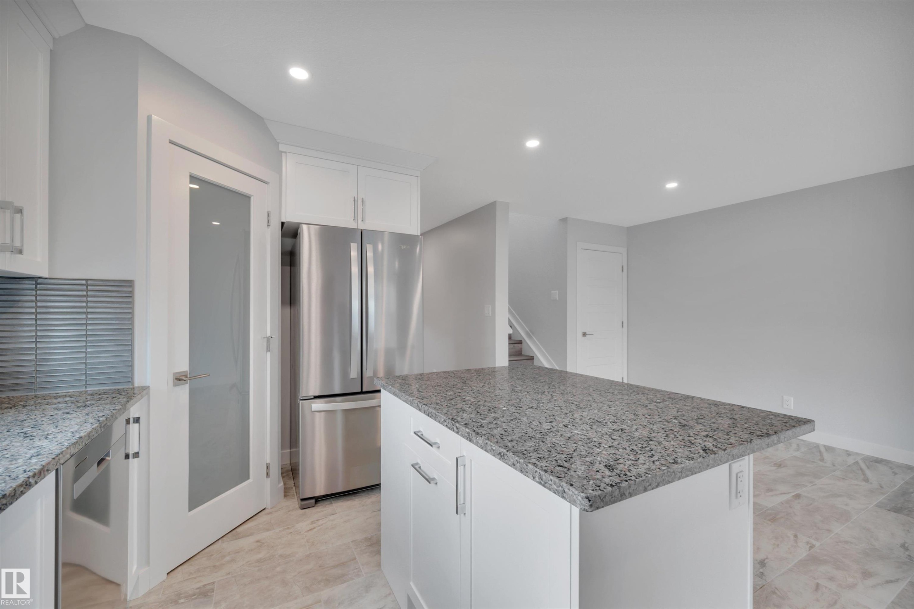 












5008 48 Ave

,
Leduc,




AB
T9E 7H7


