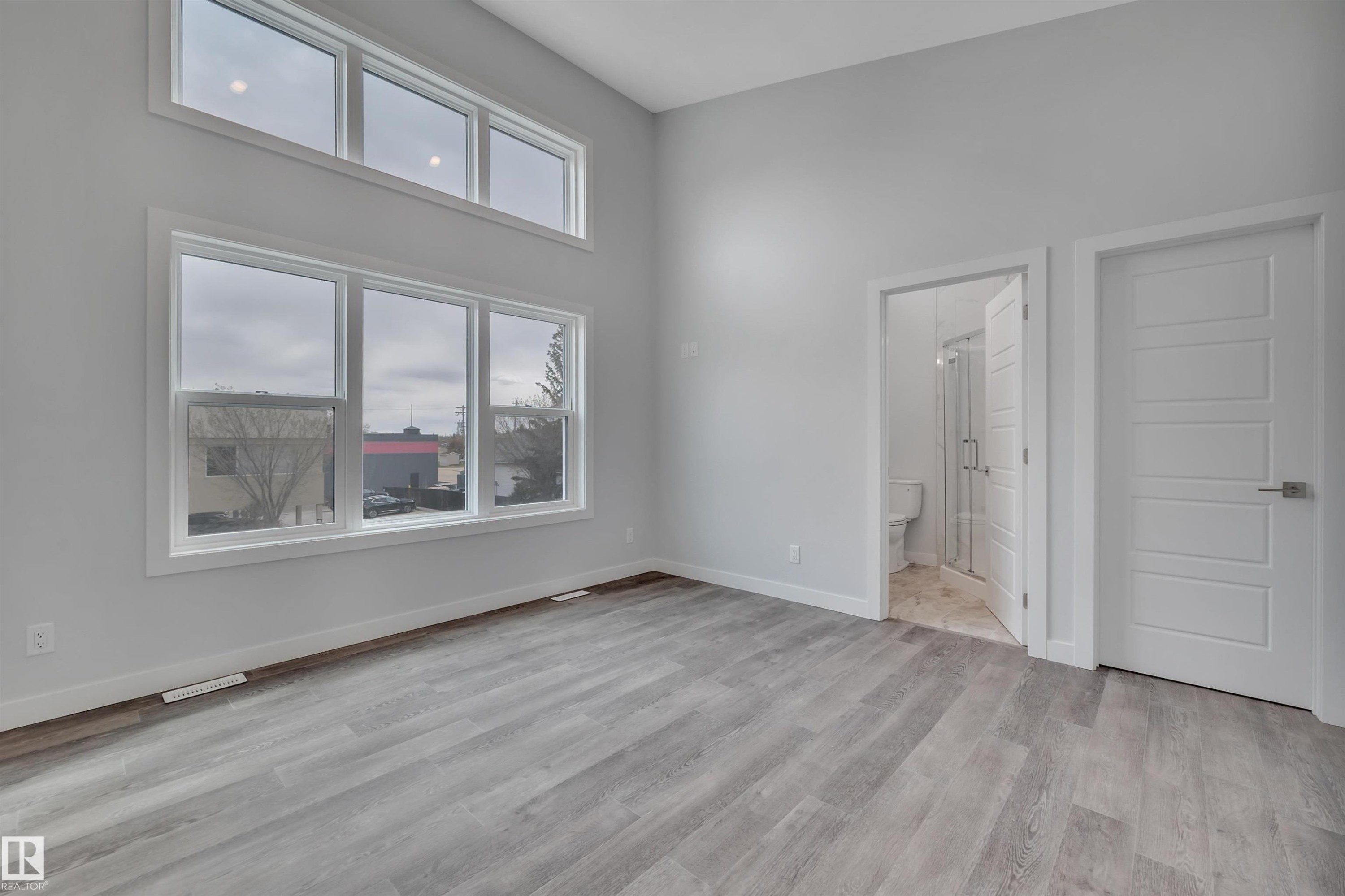 












5008 48 Ave

,
Leduc,




AB
T9E 7H7

