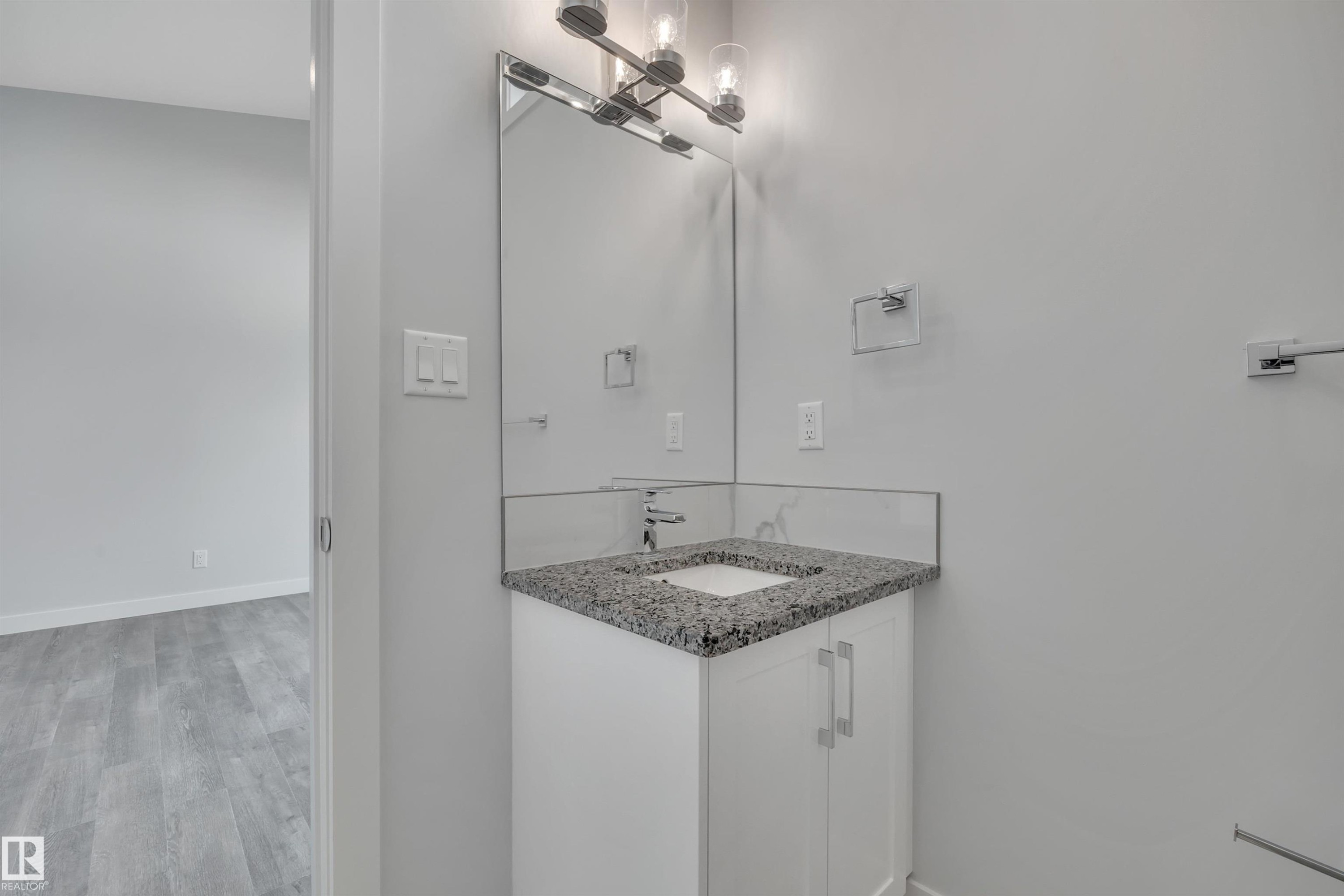 












5008 48 Ave

,
Leduc,




AB
T9E 7H7

