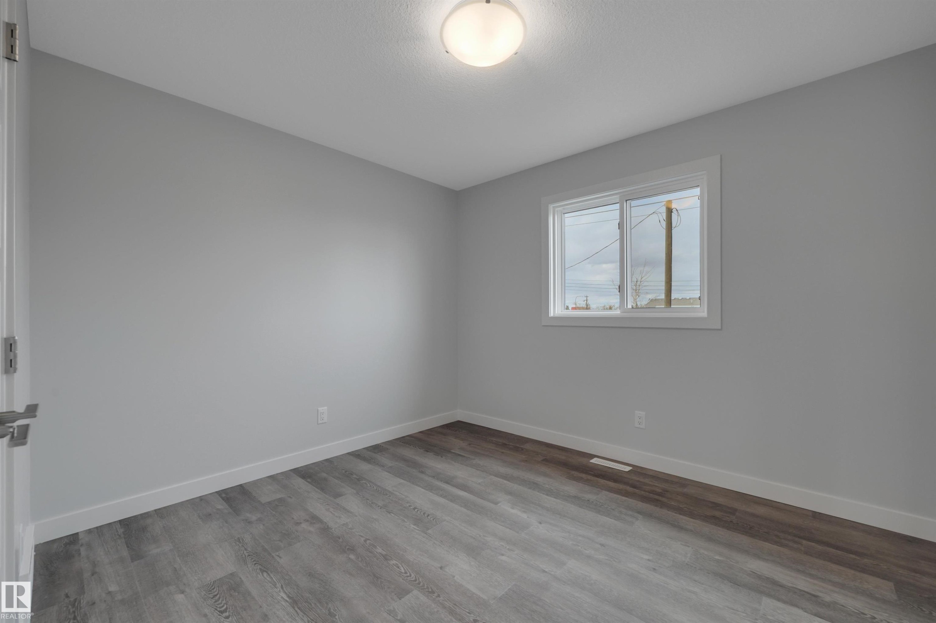 












5008 48 Ave

,
Leduc,




AB
T9E 7H7

