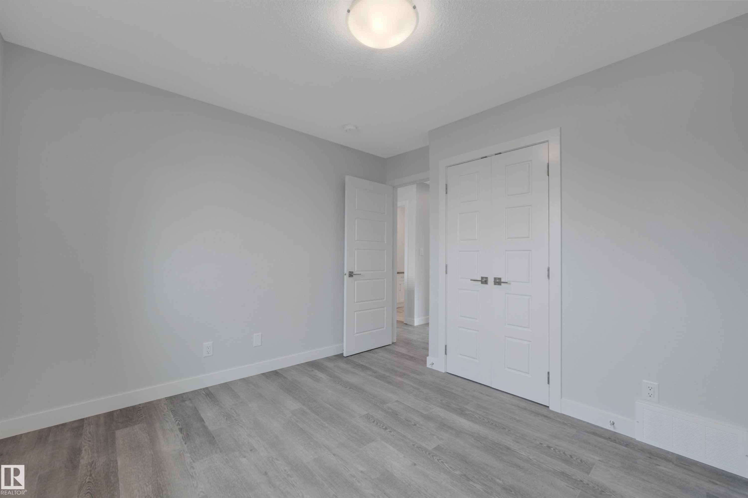 












5008 48 Ave

,
Leduc,




AB
T9E 7H7

