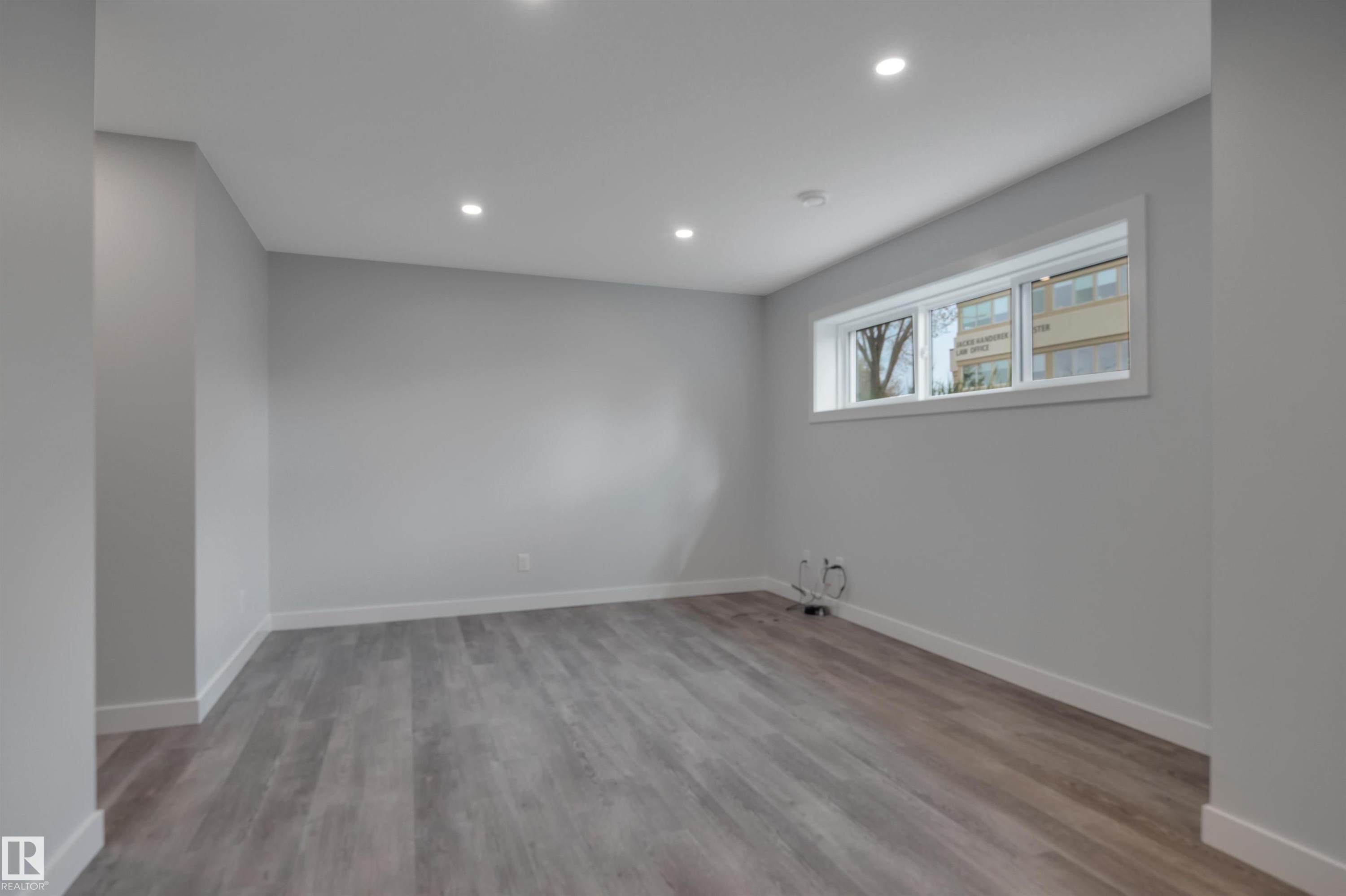 












5008 48 Ave

,
Leduc,




AB
T9E 7H7

