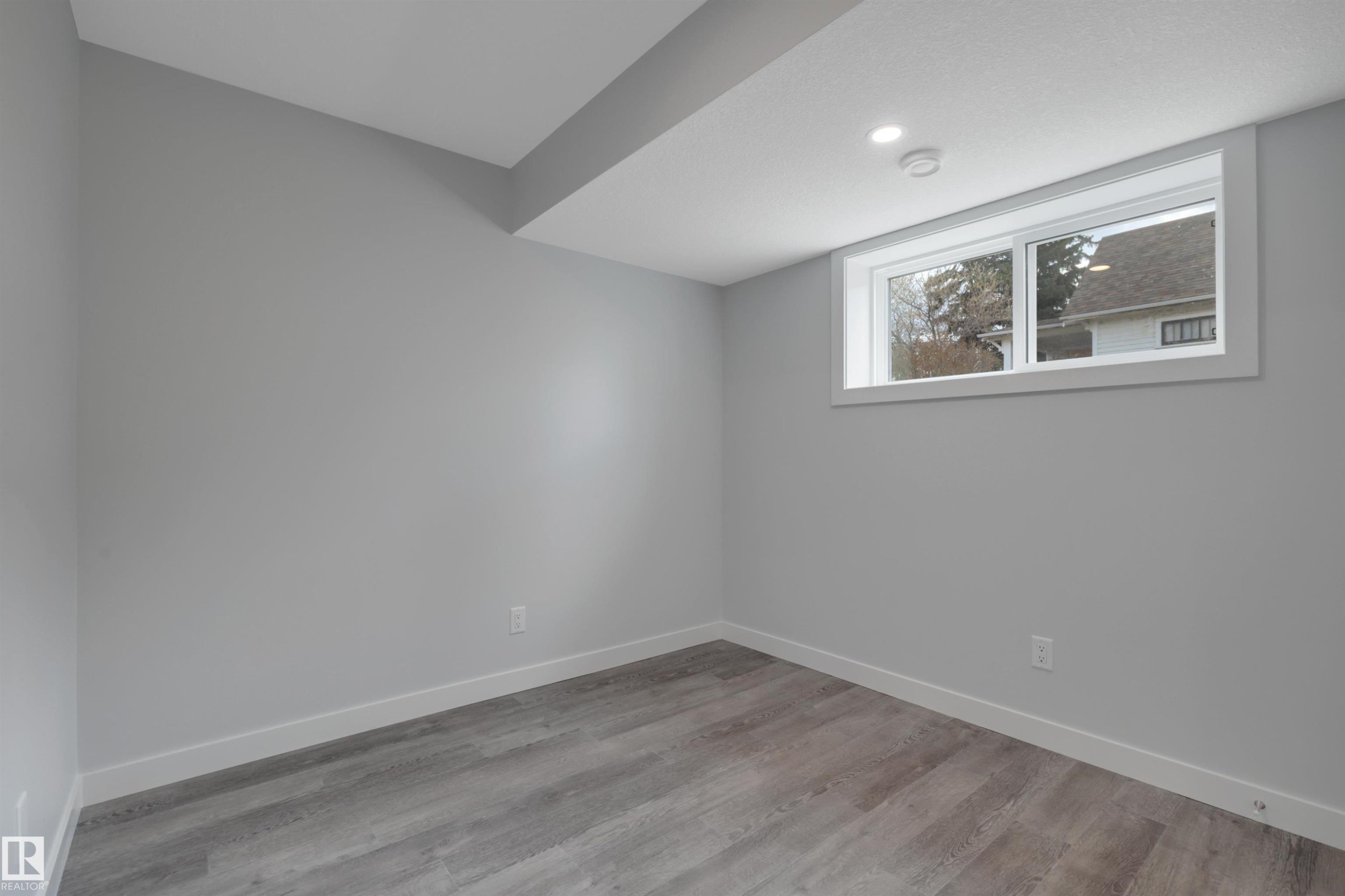 












5008 48 Ave

,
Leduc,




AB
T9E 7H7

