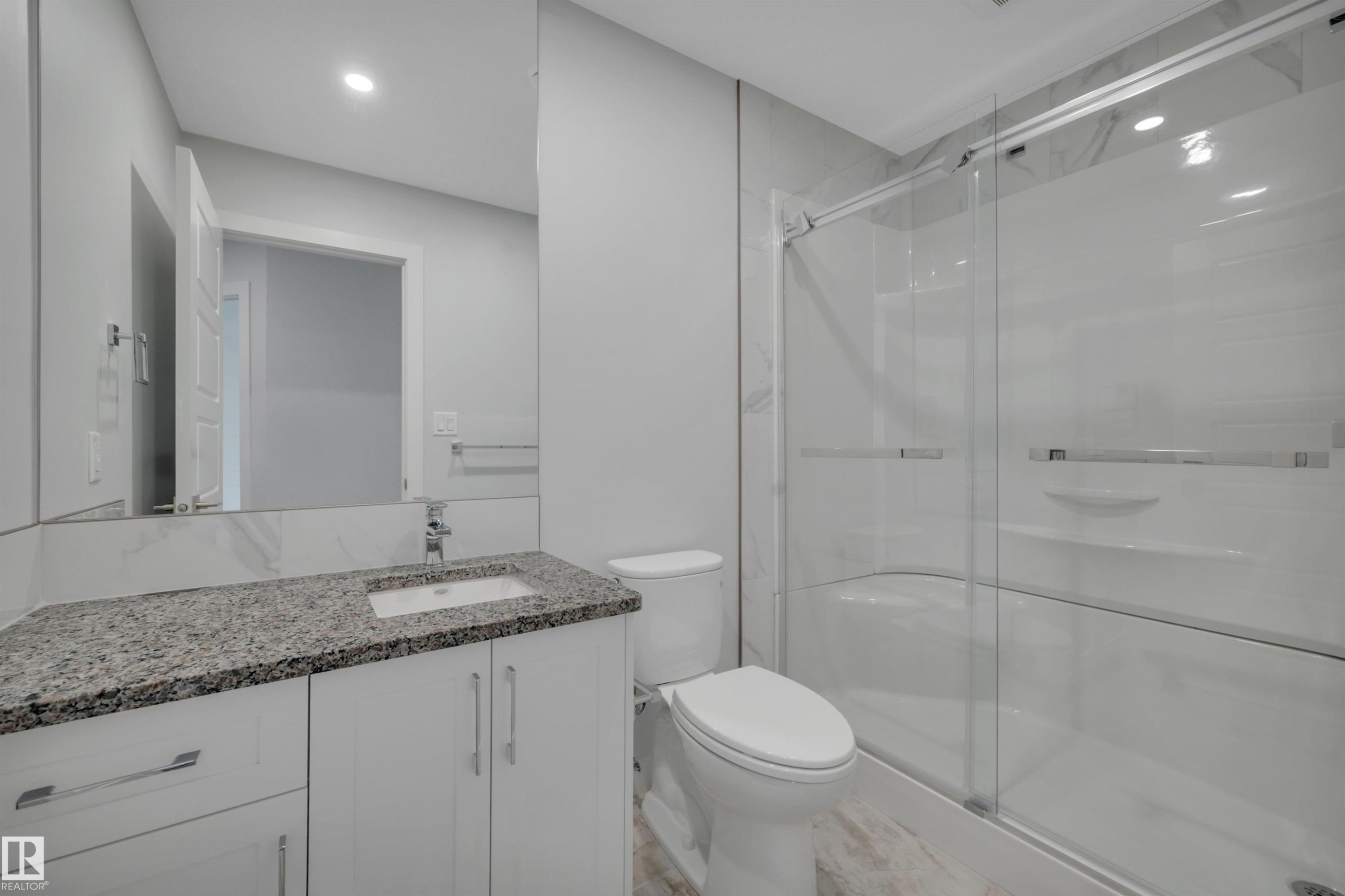 












5008 48 Ave

,
Leduc,




AB
T9E 7H7

