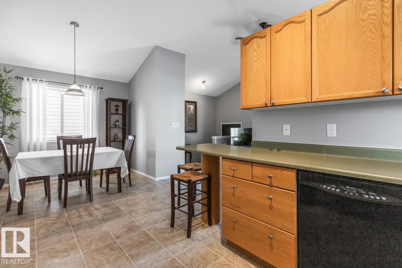 












3027 32 Avenue

,
Edmonton,




AB
T6T 1X1

