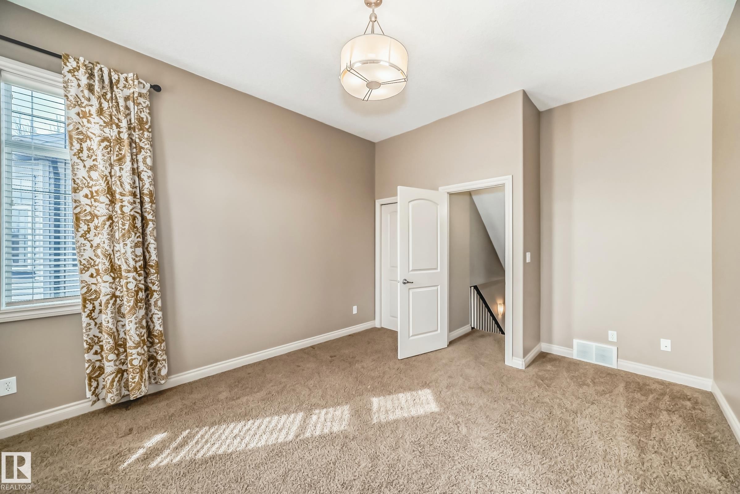












13 12610 15 Avenue

,
Edmonton,




AB
T6W 1X1

