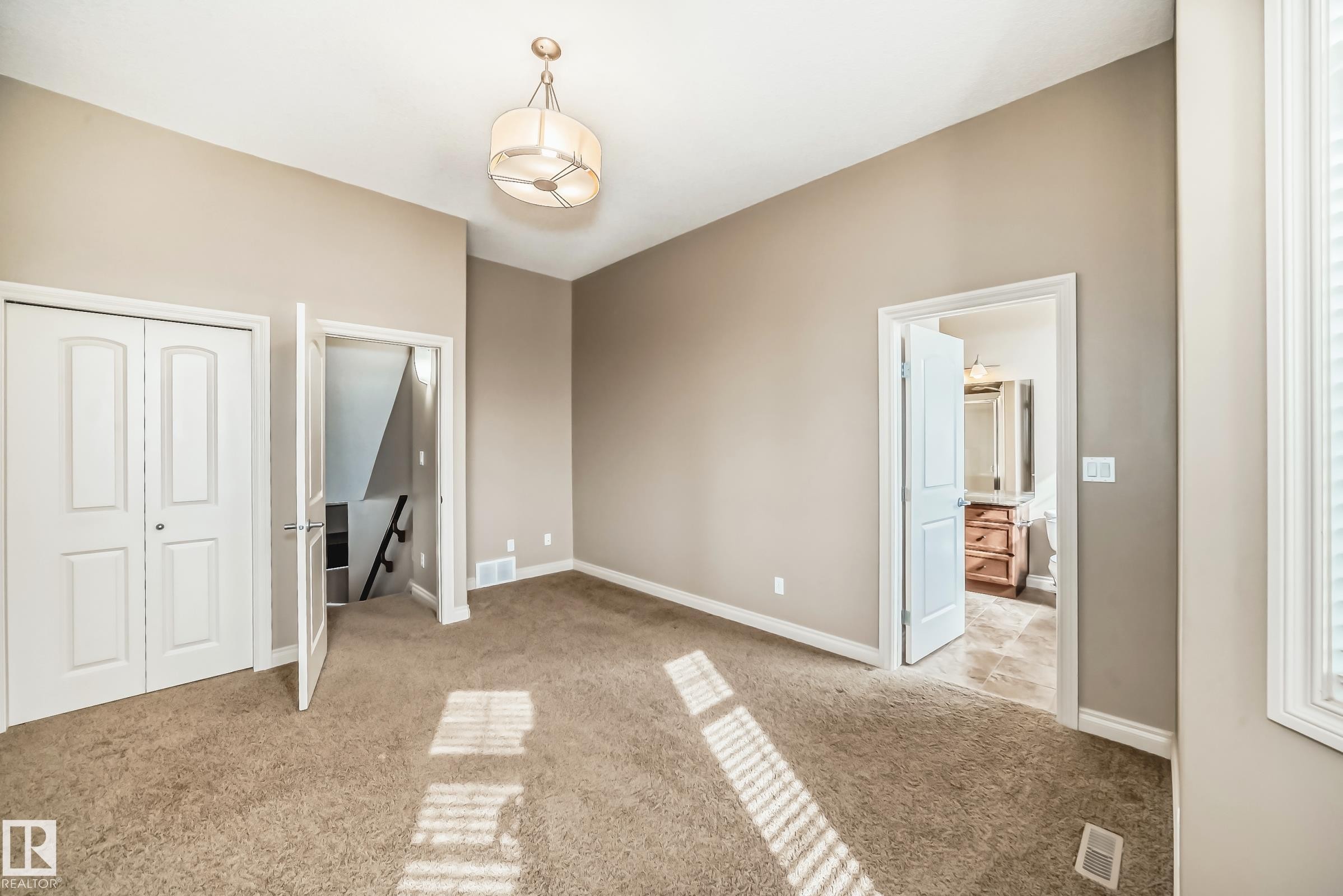 












13 12610 15 Avenue

,
Edmonton,




AB
T6W 1X1

