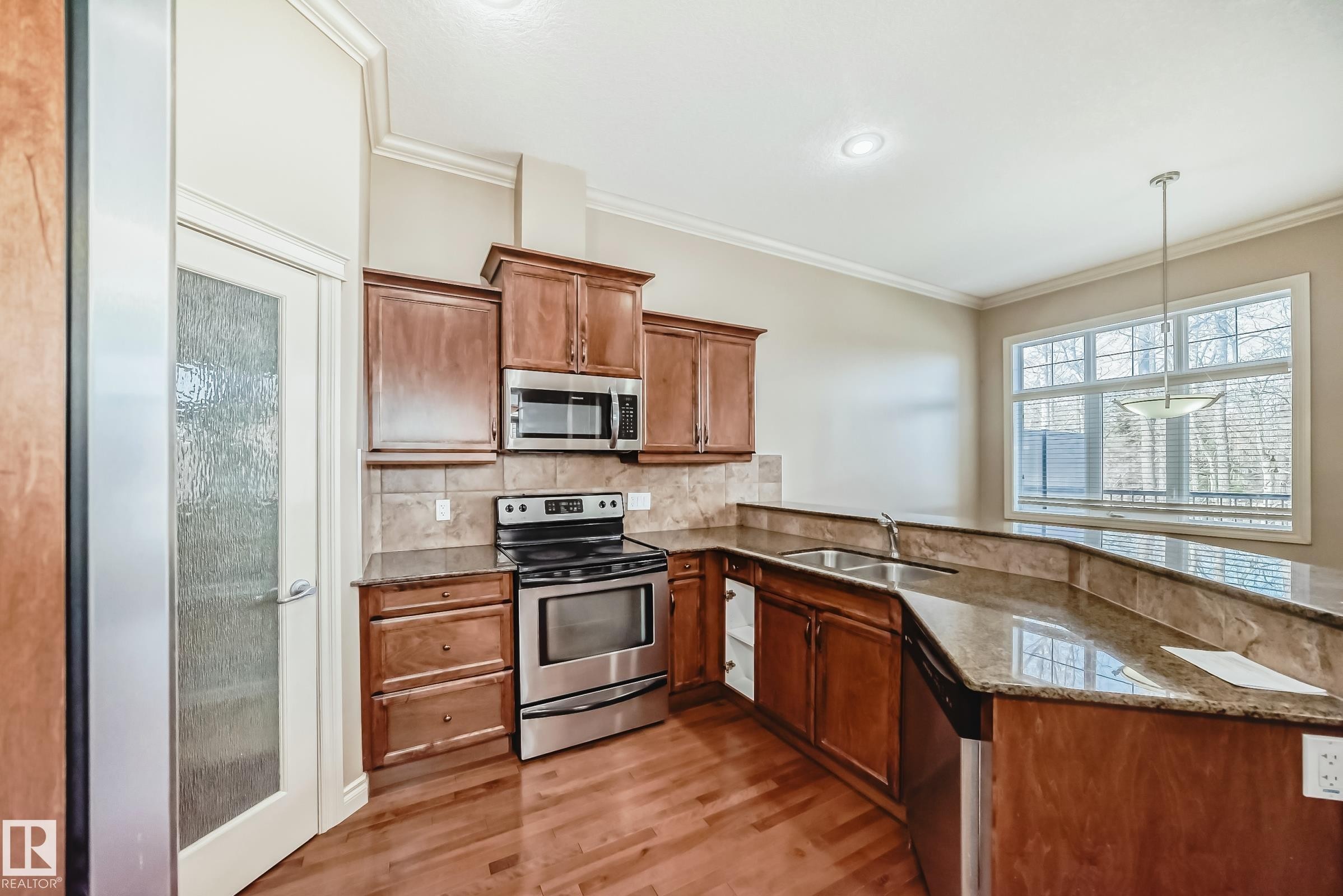 












13 12610 15 Avenue

,
Edmonton,




AB
T6W 1X1

