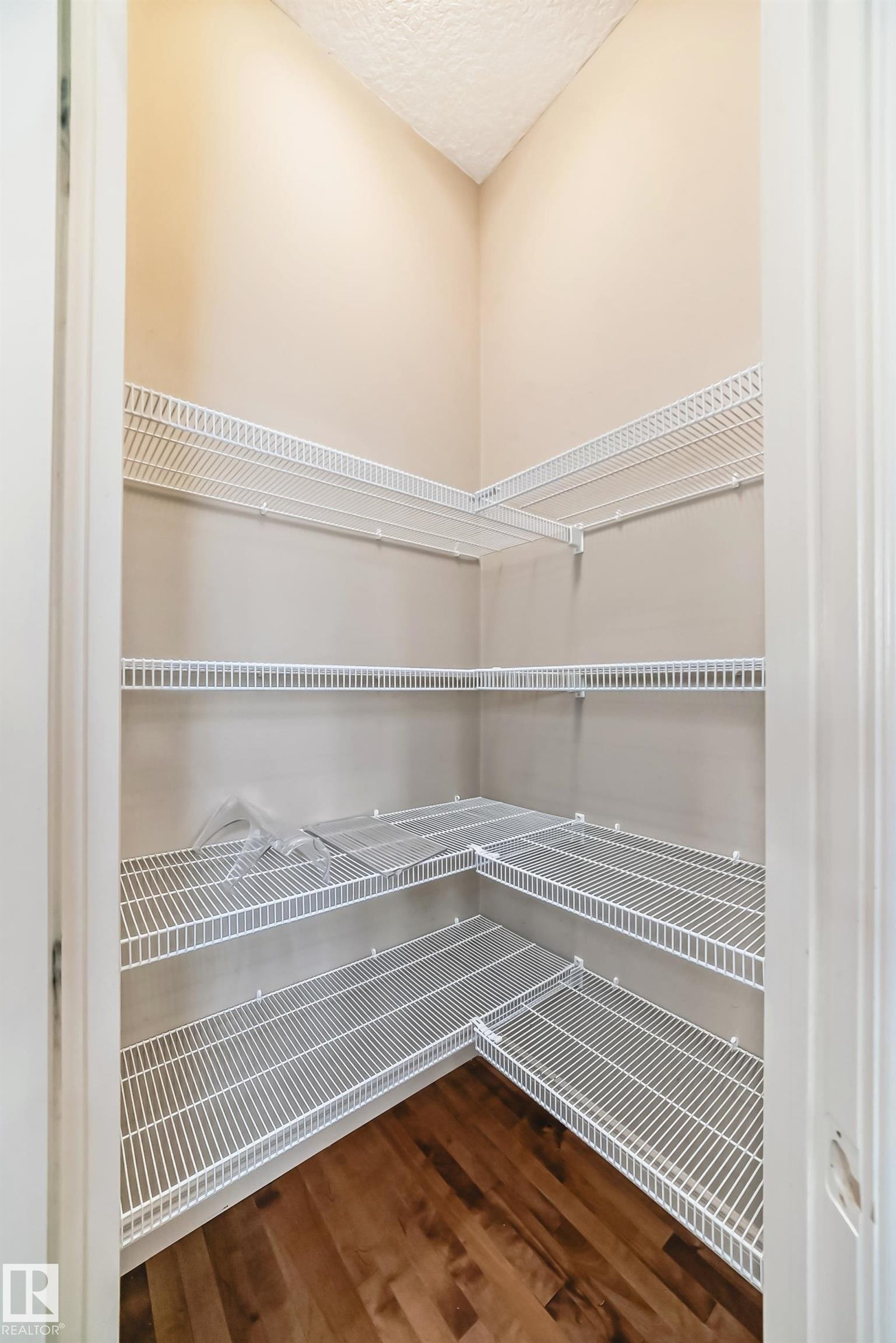 












13 12610 15 Avenue

,
Edmonton,




AB
T6W 1X1

