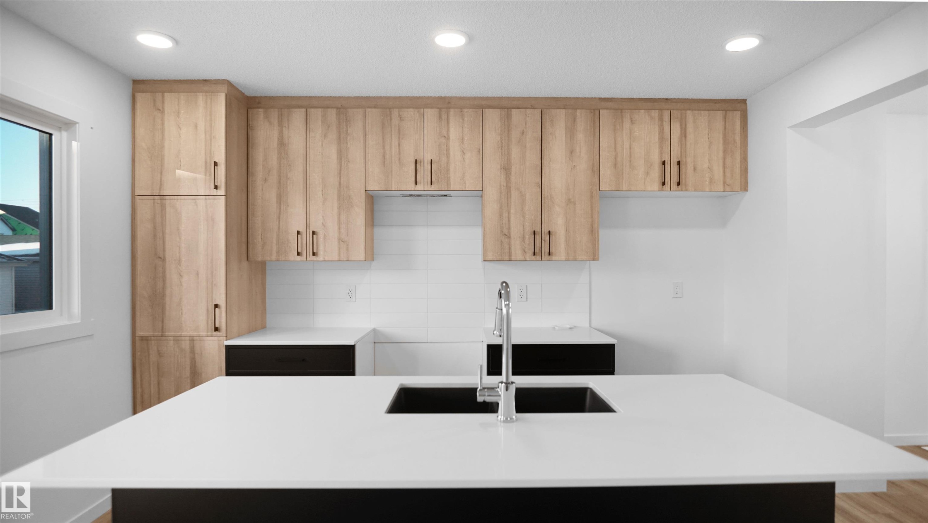 












32 1009 Cy Becker Road

,
Edmonton,




AB
T5Y 4B7

