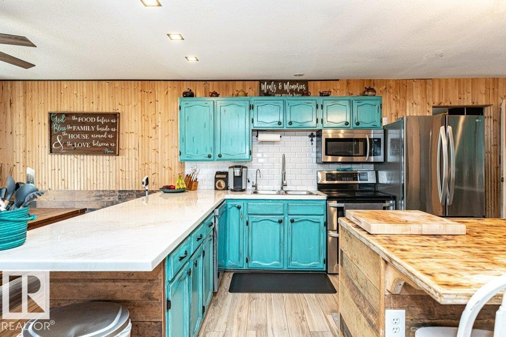 












54032 RGE ROAD 34

,
Rural Lac Ste. Anne County,




AB
T0E 0A1

