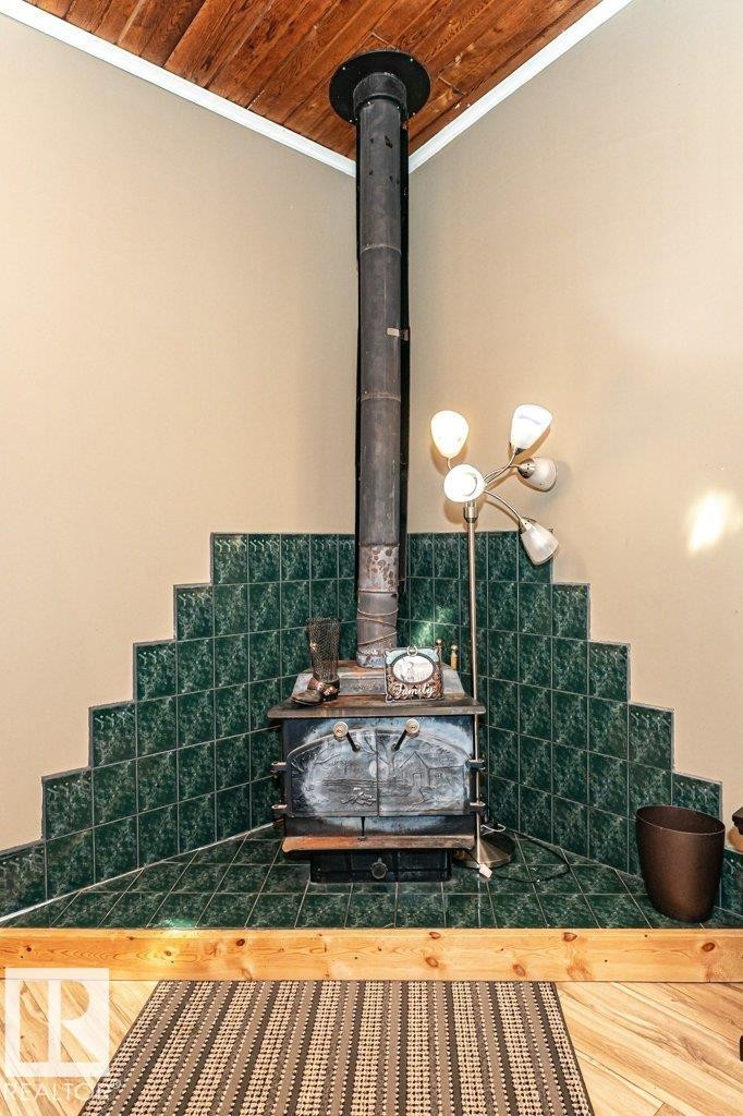 












54032 RGE ROAD 34

,
Rural Lac Ste. Anne County,




AB
T0E 0A1

