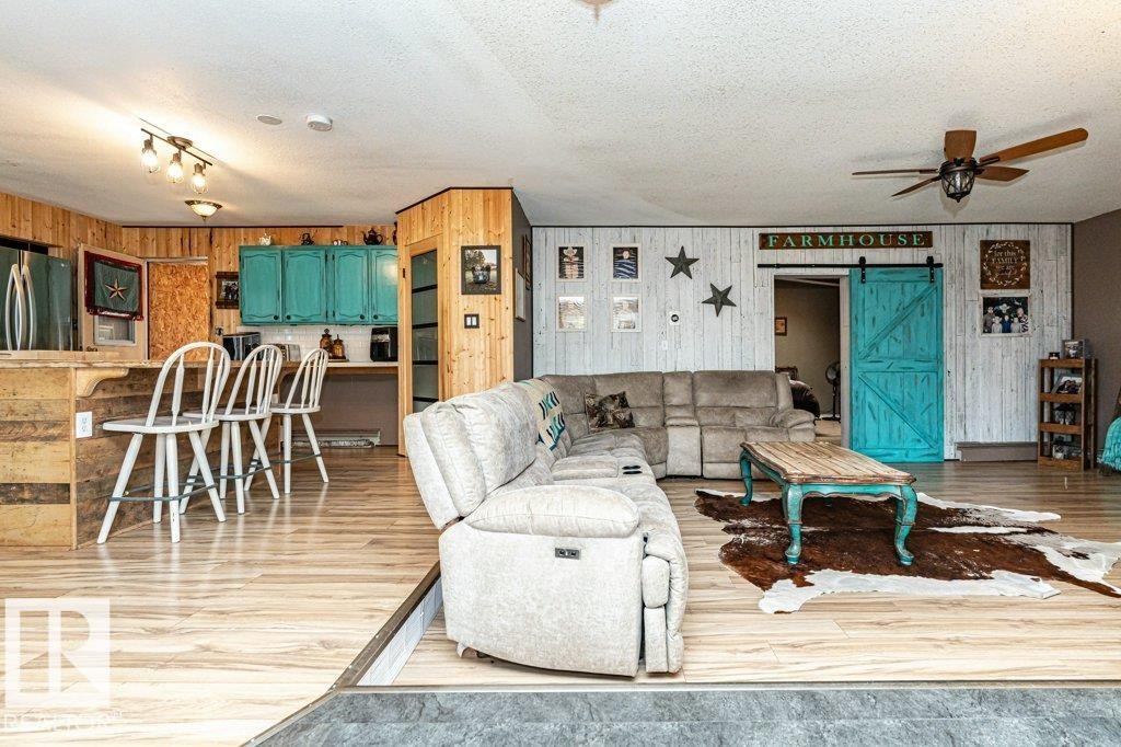 












54032 RGE ROAD 34

,
Rural Lac Ste. Anne County,




AB
T0E 0A1

