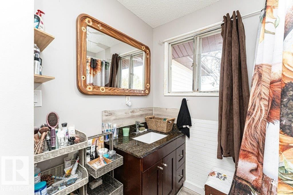 












54032 RGE ROAD 34

,
Rural Lac Ste. Anne County,




AB
T0E 0A1

