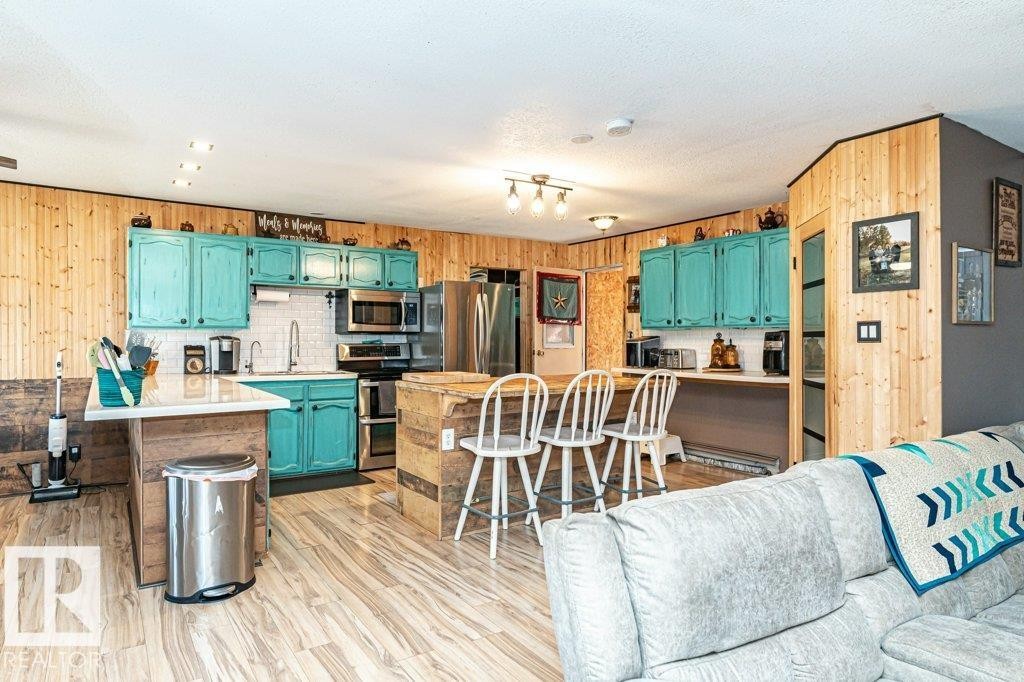 












54032 RGE ROAD 34

,
Rural Lac Ste. Anne County,




AB
T0E 0A1

