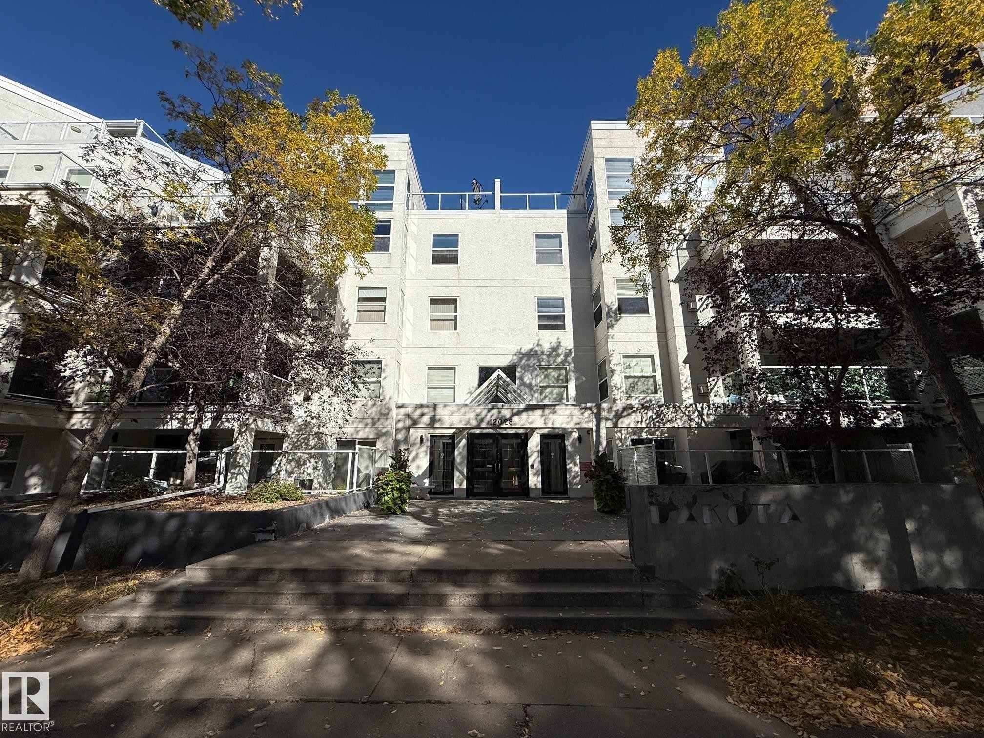 












404 12028 103 Avenue

,
Edmonton,




AB
T5K 2T9

