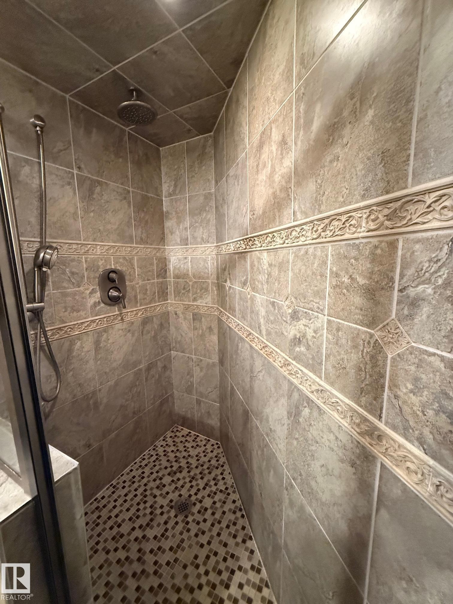 












404 12028 103 Avenue

,
Edmonton,




AB
T5K 2T9

