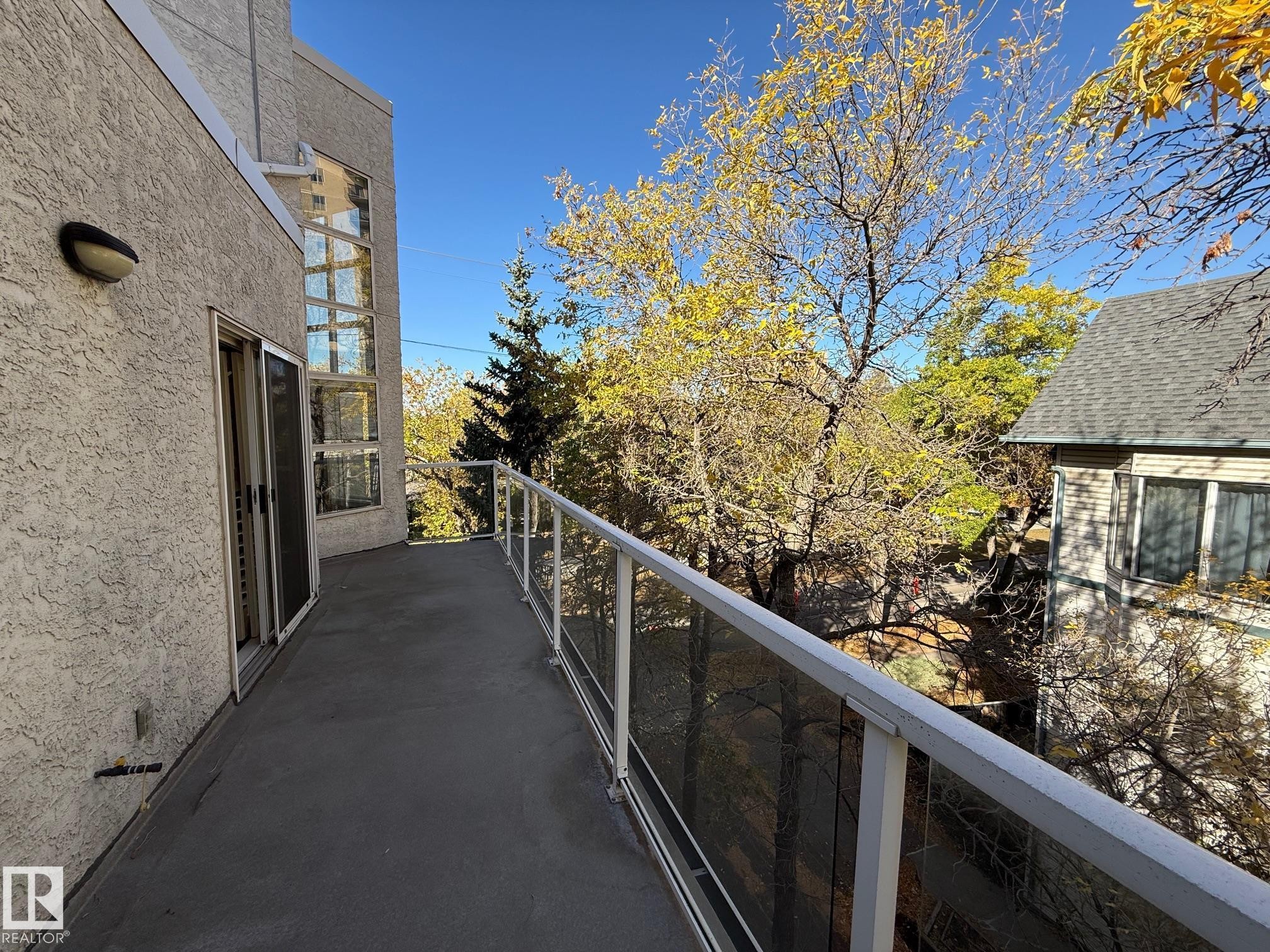












404 12028 103 Avenue

,
Edmonton,




AB
T5K 2T9

