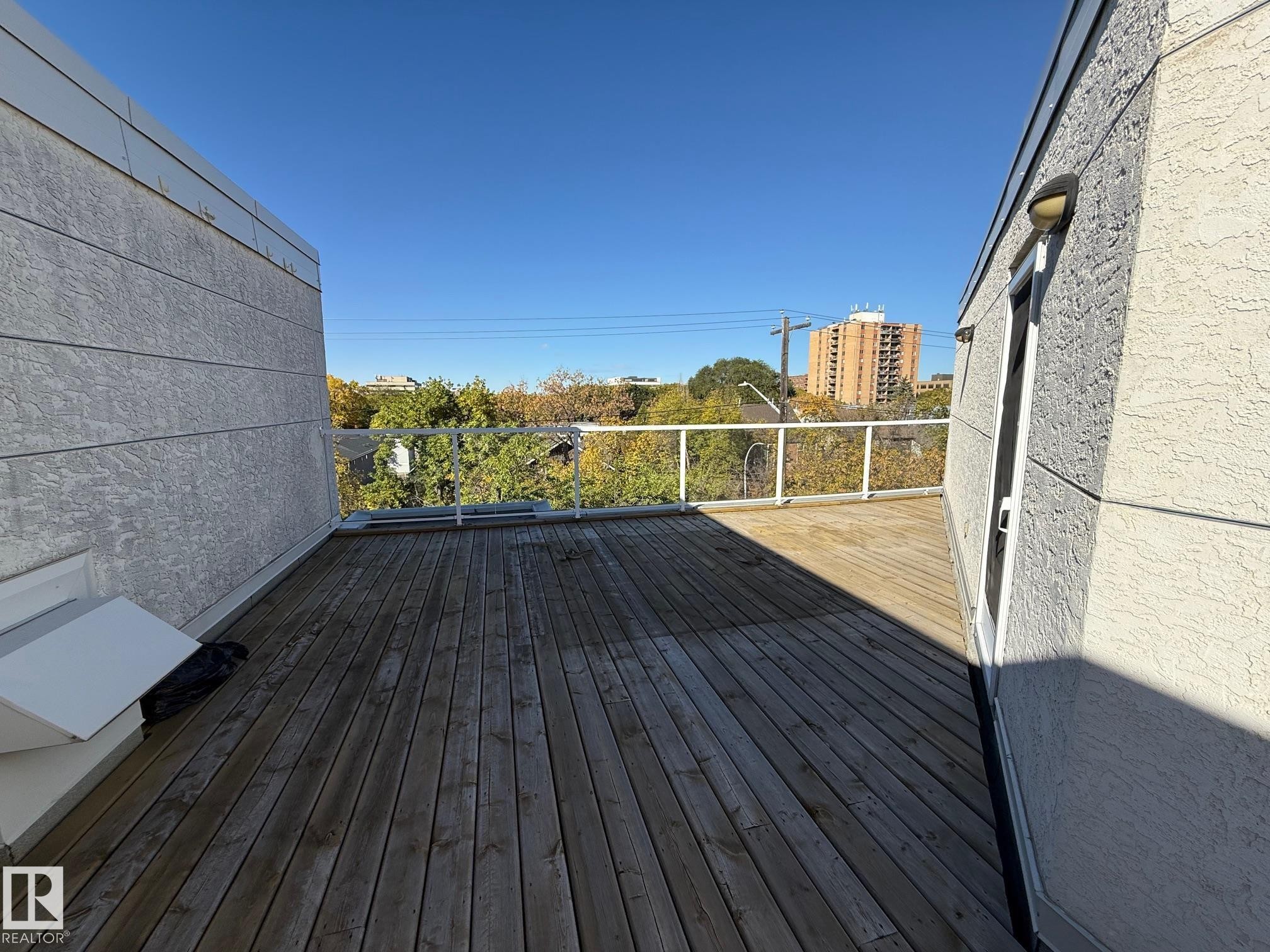 












404 12028 103 Avenue

,
Edmonton,




AB
T5K 2T9

