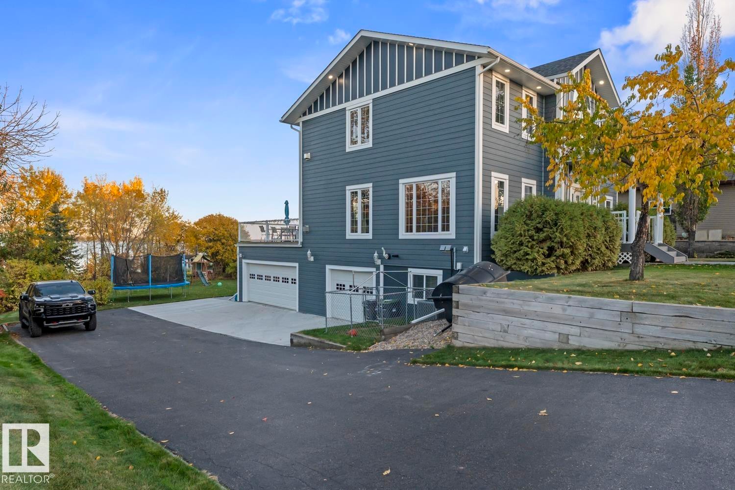 












1512 Horseshoe Bay Estates

,
Cold Lake,




AB
T9M 1G8

