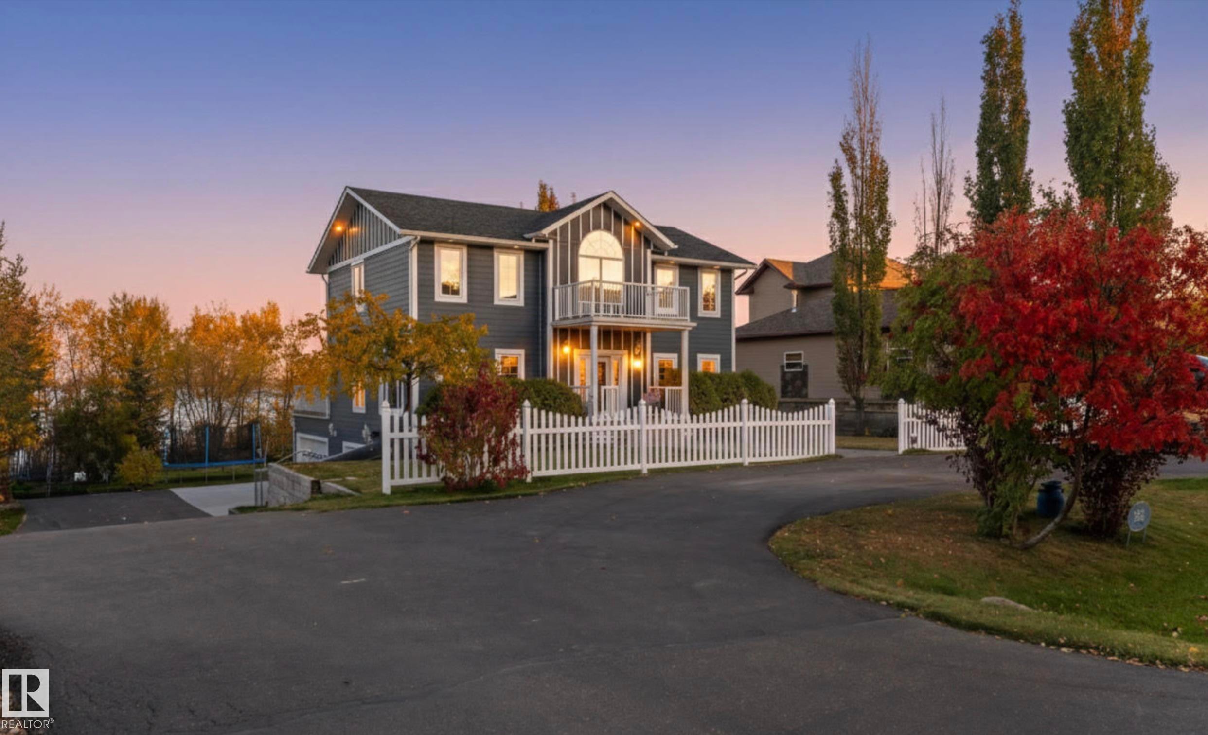 












1512 Horseshoe Bay Estates

,
Cold Lake,




AB
T9M 1G8

