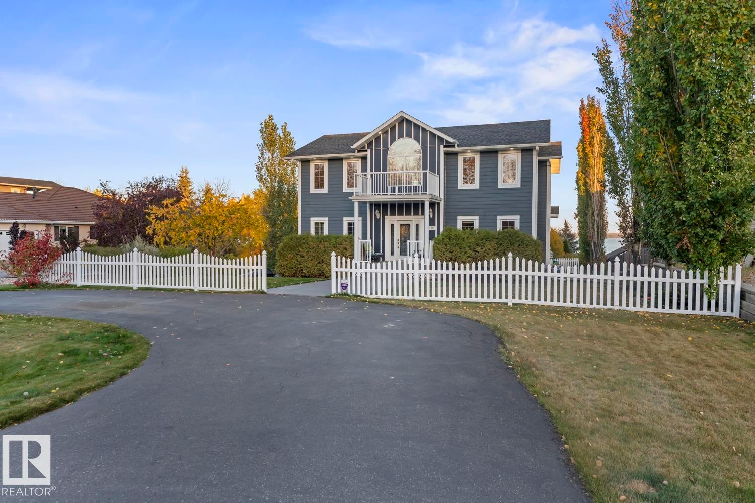 












1512 Horseshoe Bay Estates

,
Cold Lake,




AB
T9M 1G8

