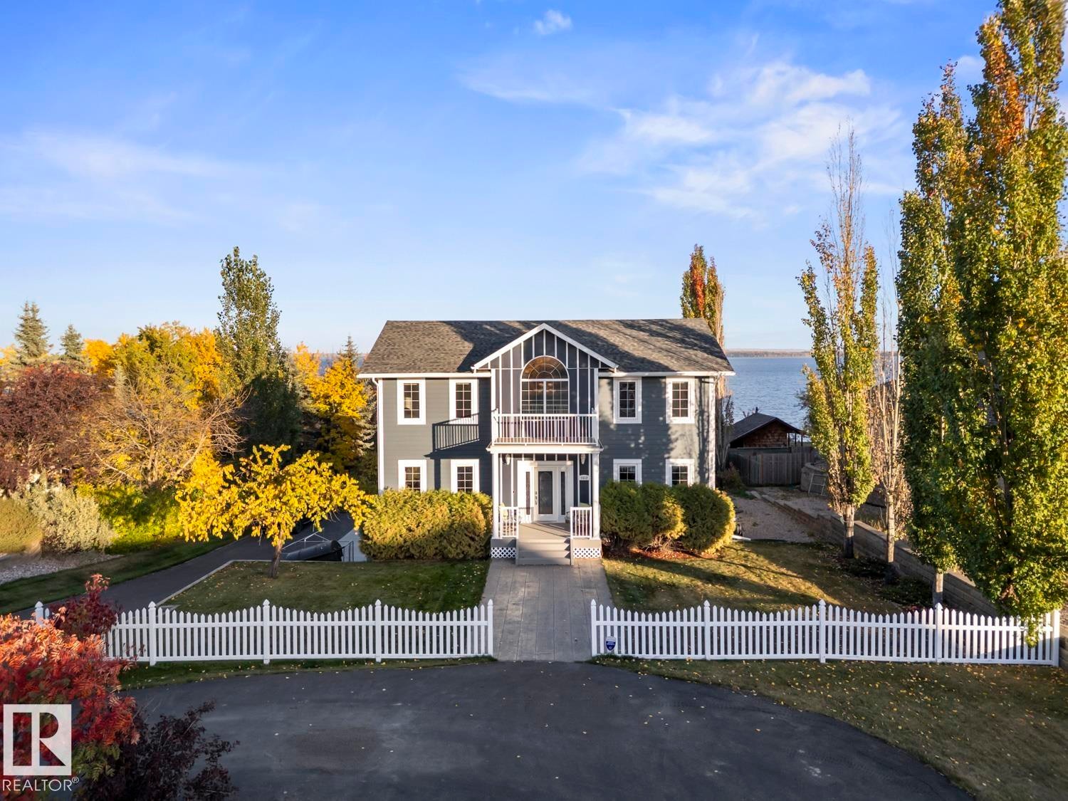 












1512 Horseshoe Bay Estates

,
Cold Lake,




AB
T9M 1G8

