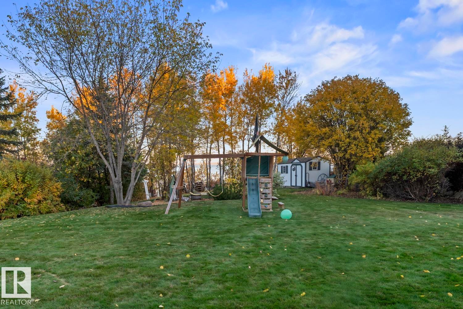 












1512 Horseshoe Bay Estates

,
Cold Lake,




AB
T9M 1G8

