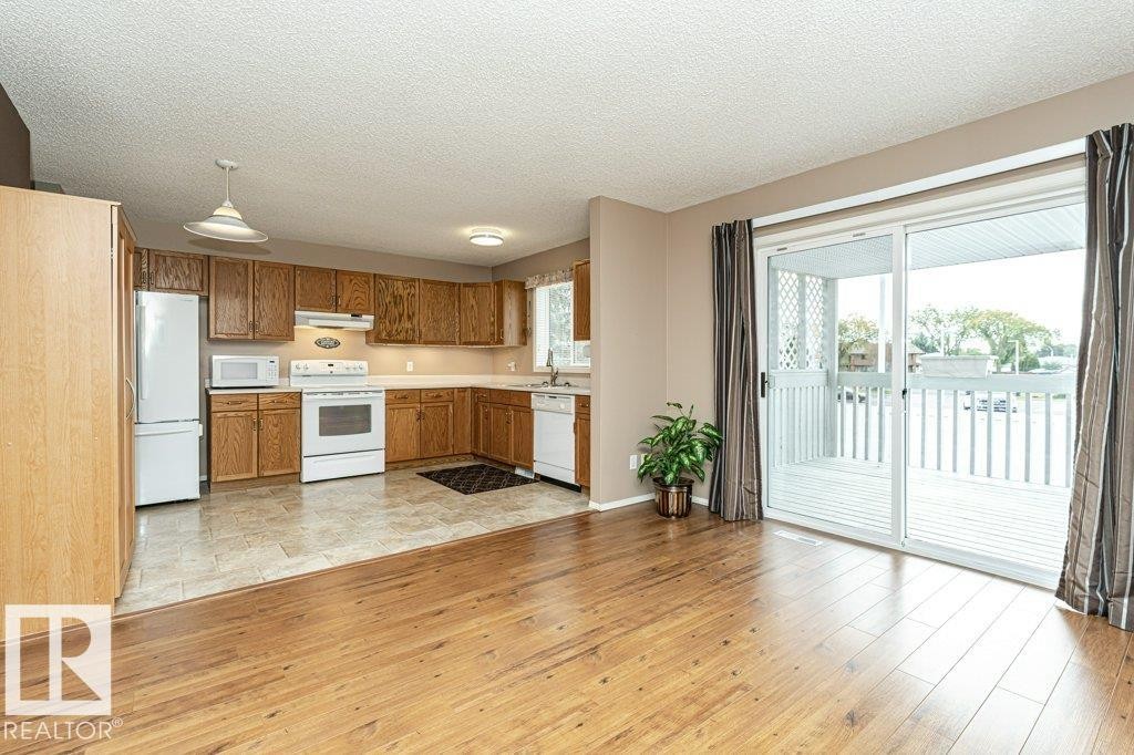 












41 1904 MILL WOODS Road

,
Edmonton,




AB
T6K 4E4

