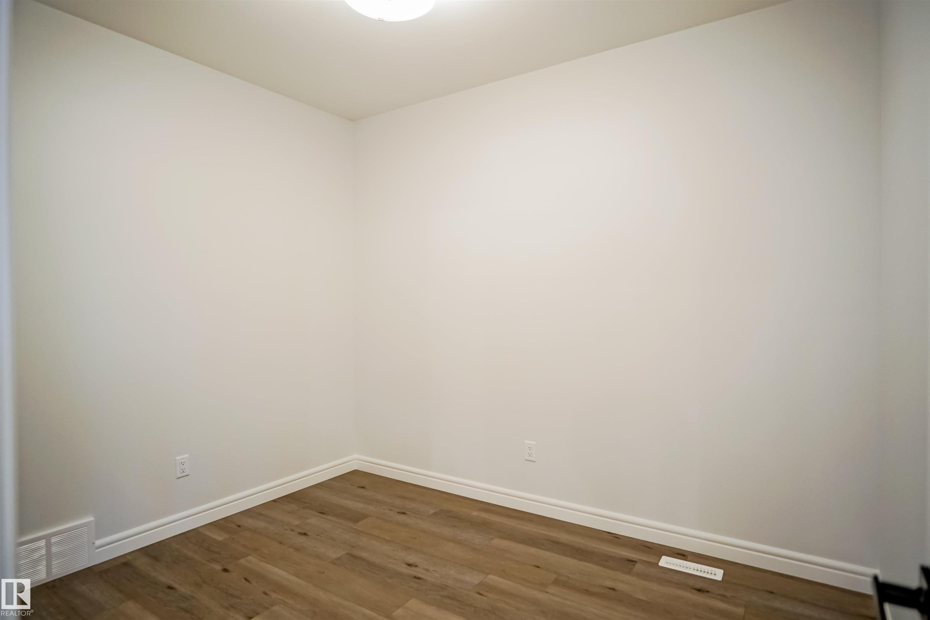 












1535 11 Avenue

,
Edmonton,




AB
T6T 2N5

