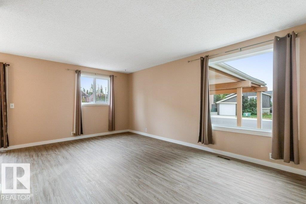 












5704 93A Avenue

,
Edmonton,




AB
T6B 2K7

