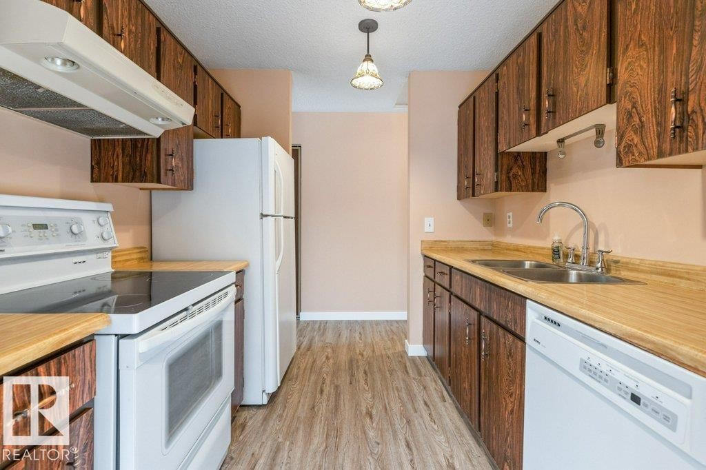 












5704 93A Avenue

,
Edmonton,




AB
T6B 2K7


