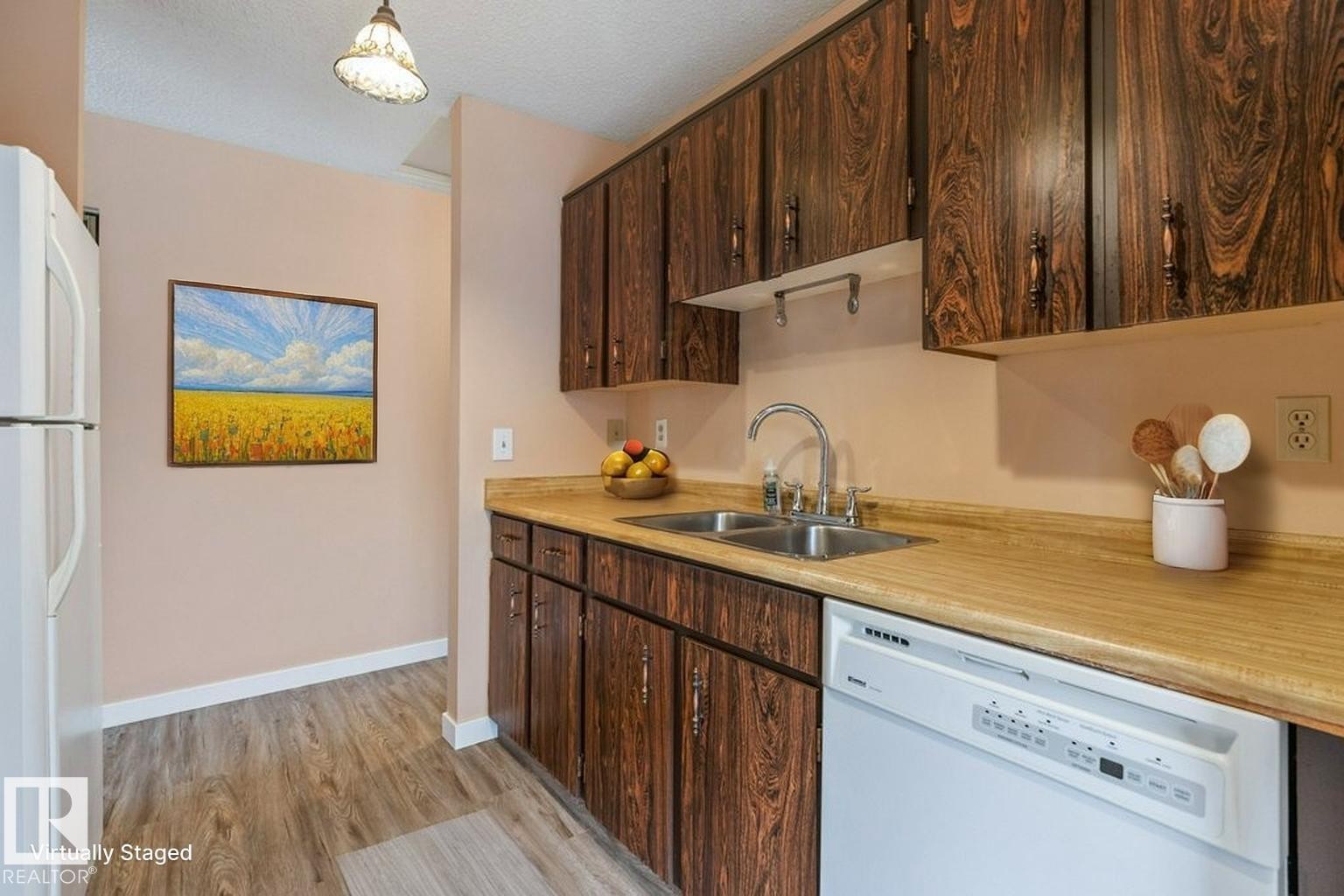 












5704 93A Avenue

,
Edmonton,




AB
T6B 2K7

