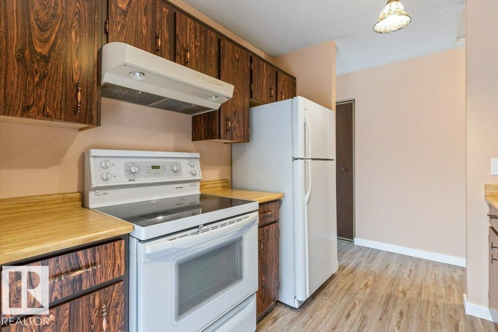 












5704 93A Avenue

,
Edmonton,




AB
T6B 2K7

