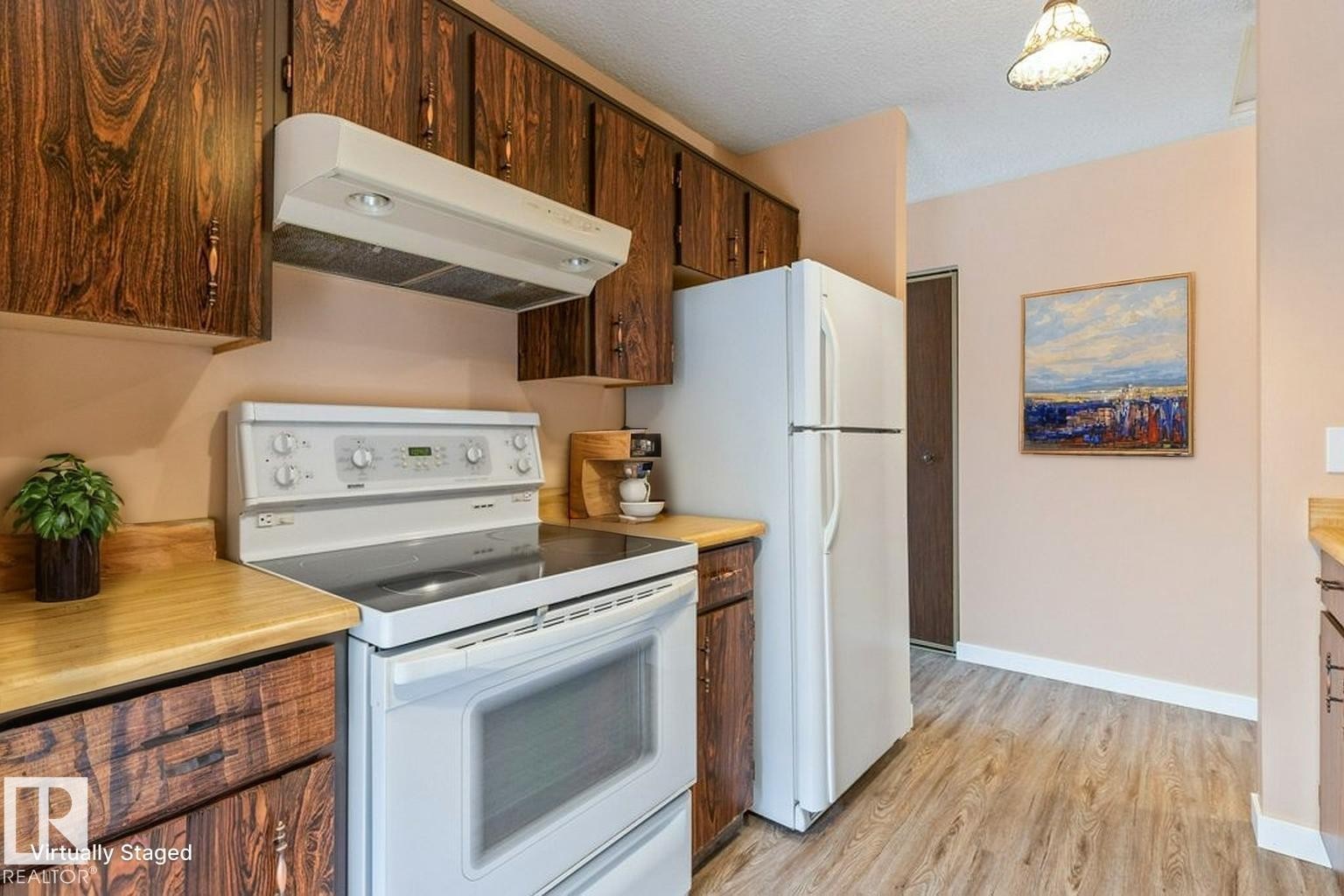 












5704 93A Avenue

,
Edmonton,




AB
T6B 2K7

