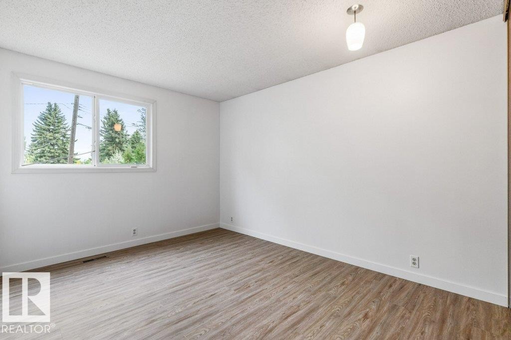 












5704 93A Avenue

,
Edmonton,




AB
T6B 2K7

