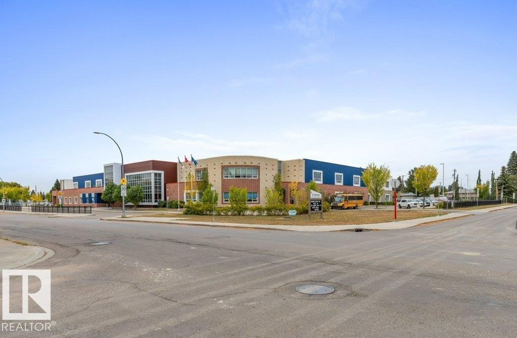 












5704 93A Avenue

,
Edmonton,




AB
T6B 2K7

