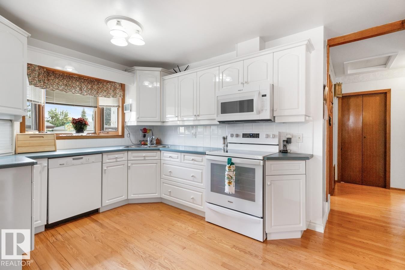 












4215 117 Street

,
Edmonton,




AB
T6J 1T5

