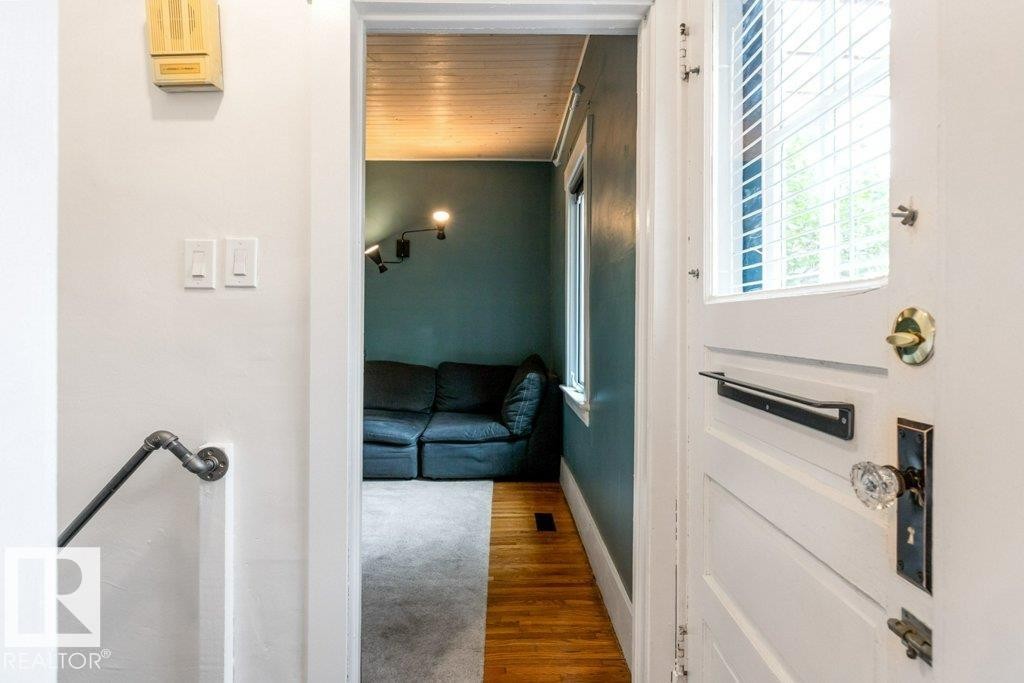 












11215 67 Street

,
Edmonton,




AB
T6B 0K9

