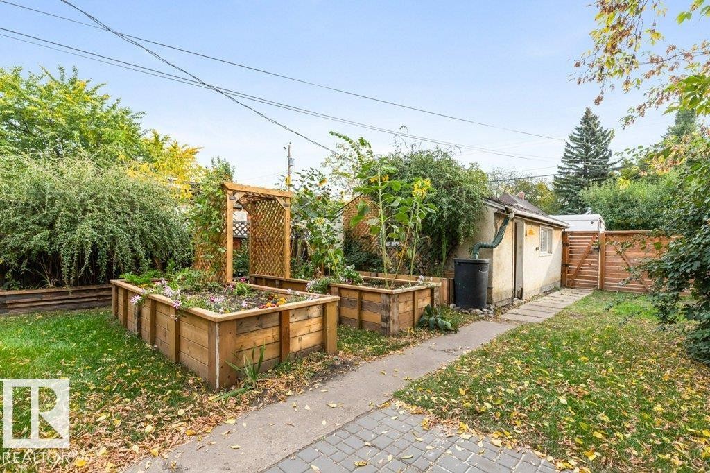 












11215 67 Street

,
Edmonton,




AB
T6B 0K9

