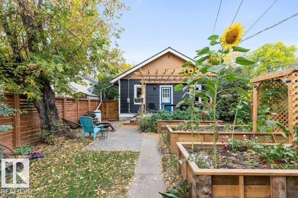 












11215 67 Street

,
Edmonton,




AB
T6B 0K9

