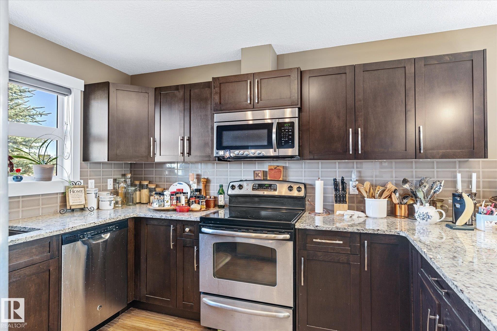 












187 401 SOUTHFORK Drive

,
Leduc,




AB
T9E 0X1

